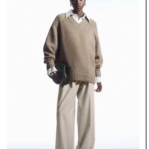 COS Chunky Pure Cashmere V-Neck Sweater